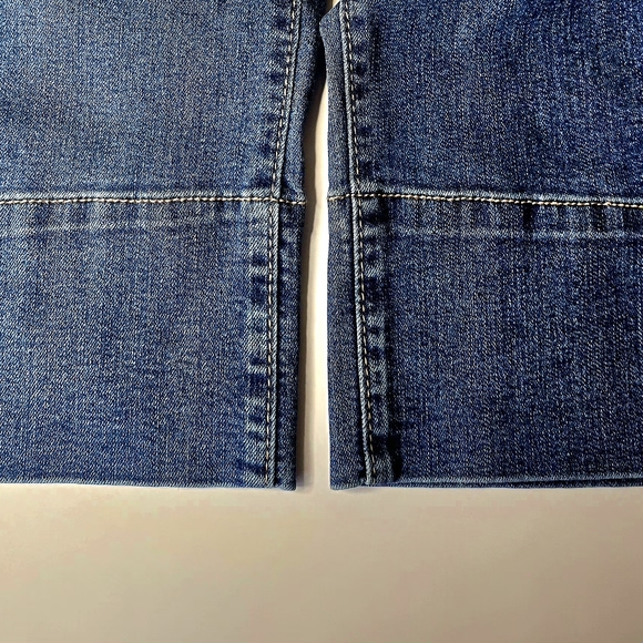 d. jeans Women's Straight Leg Blue Pedal Jeans - Picture 8 of 8